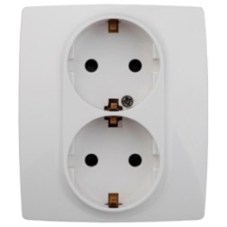 Розетка 2X2P+E Schuko со шторками 16A-250В IP20 Эра 12, белый 12-2104-01 